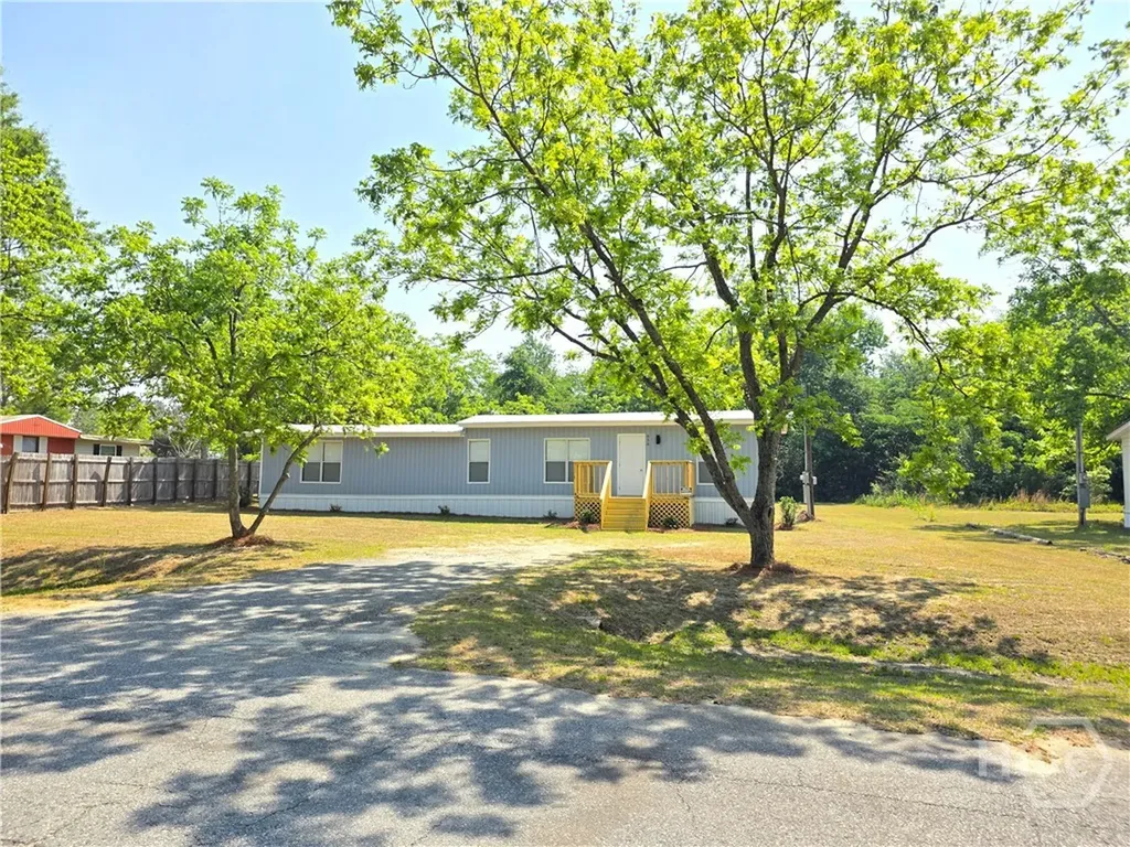 956 Donaldson Street Metter GA 30439