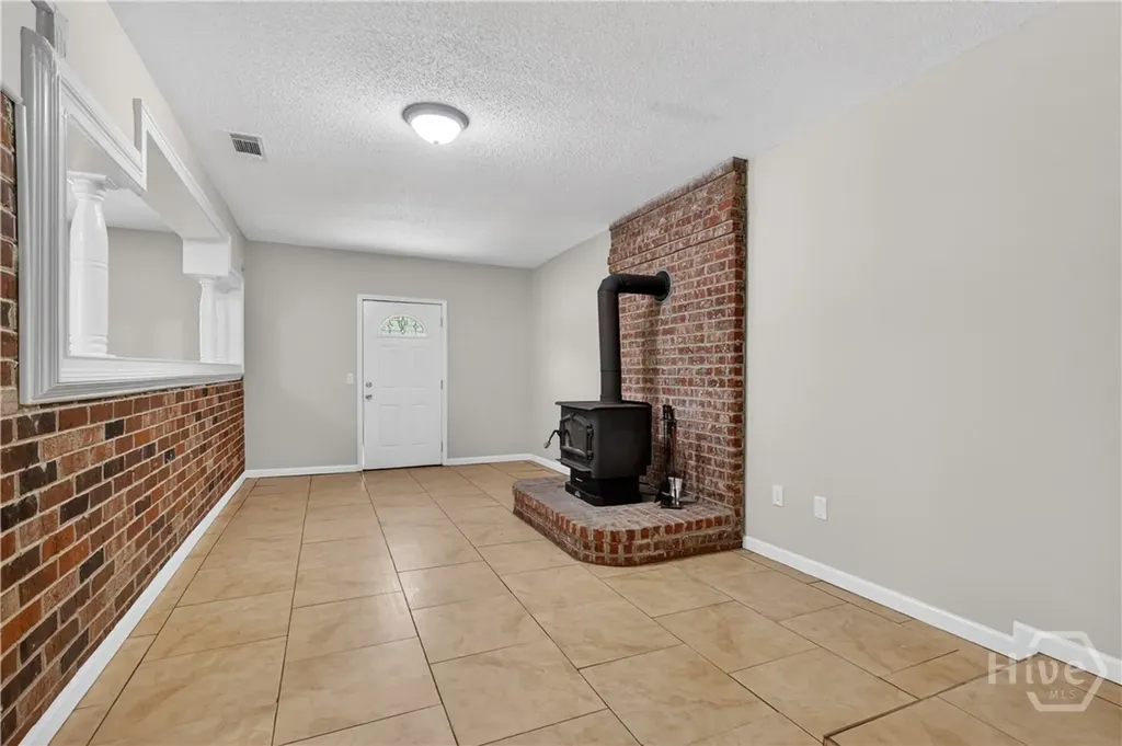 113 Elm Street Claxton GA 30414