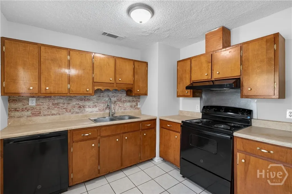 113 Elm Street Claxton GA 30414
