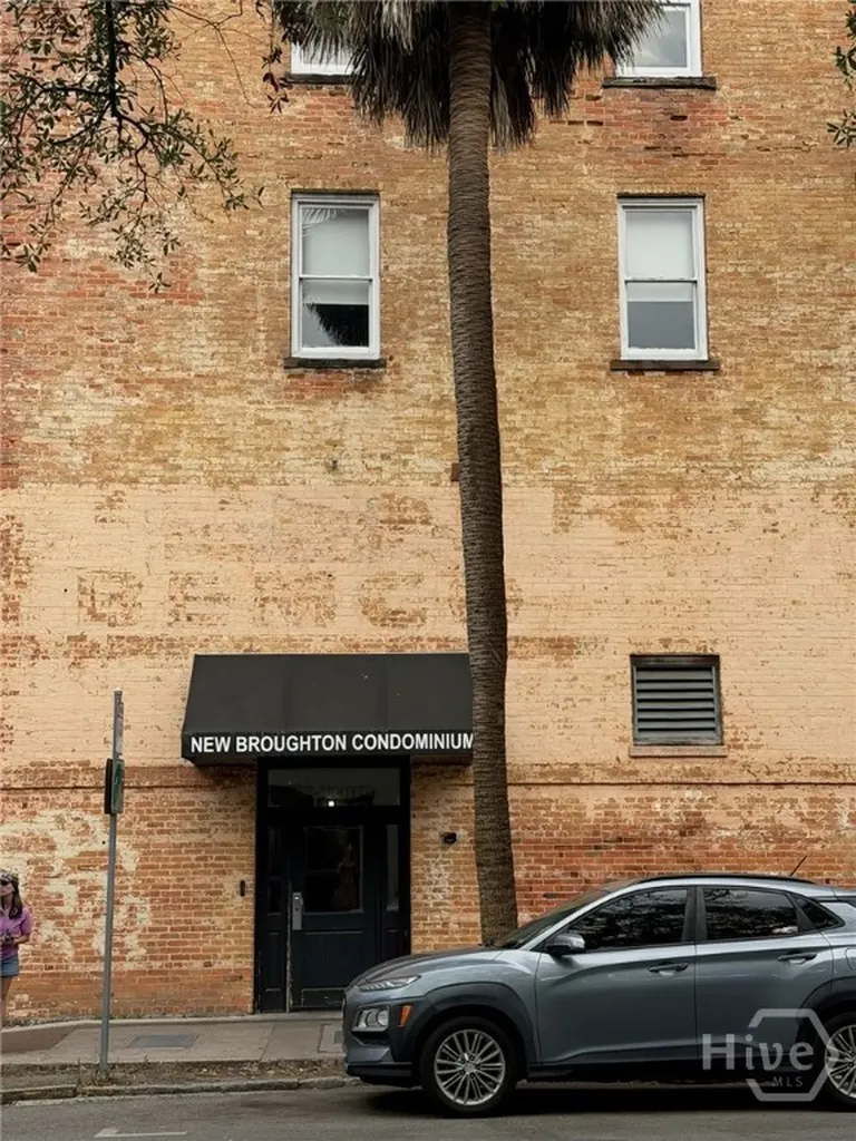 310 W Broughton Street Savannah GA 31401