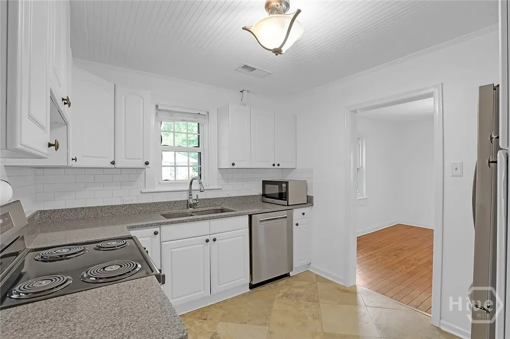 1501 E 48th Street Savannah GA 31404