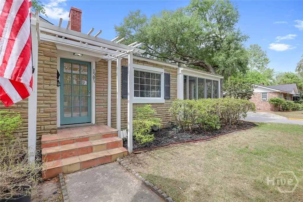 1501 E 48th Street Savannah GA 31404