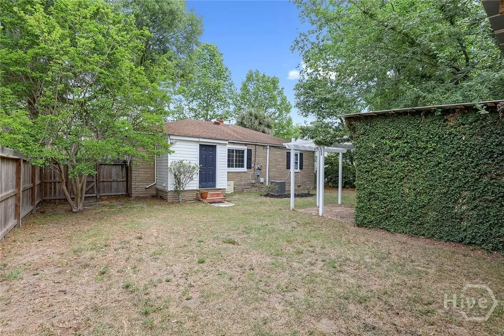 1501 E 48th Street Savannah GA 31404