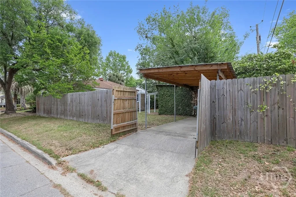 1501 E 48th Street Savannah GA 31404