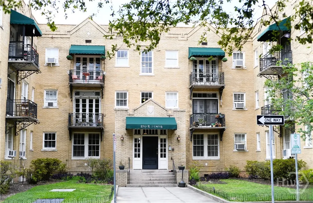 210 E State Street Savannah GA 31401