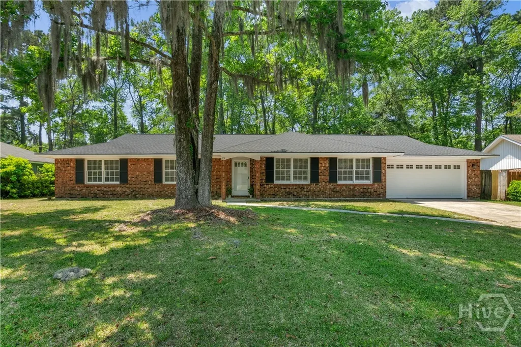 13 Barrington Circle Savannah GA 31419