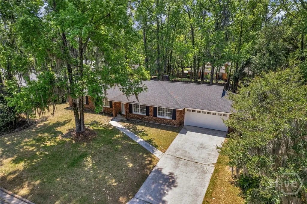 13 Barrington Circle Savannah GA 31419