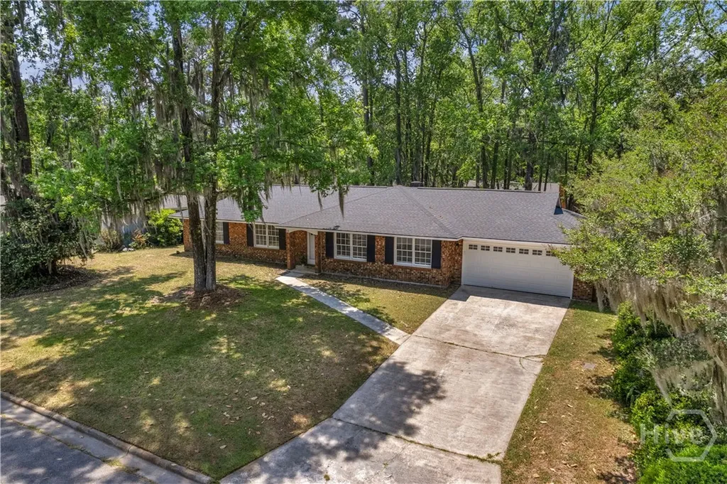 13 Barrington Circle Savannah GA 31419