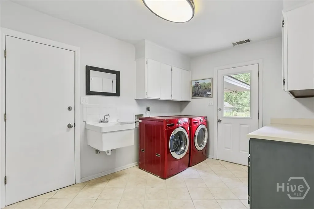 2 Abbott Lane Savannah GA 31411