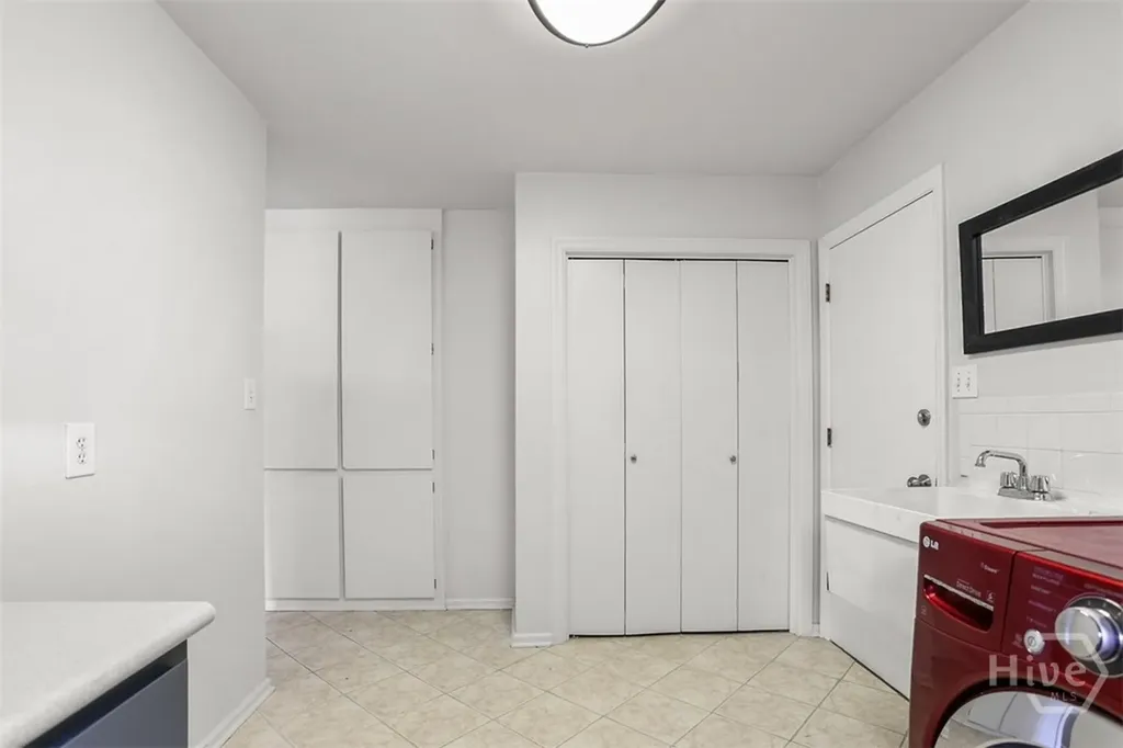 2 Abbott Lane Savannah GA 31411