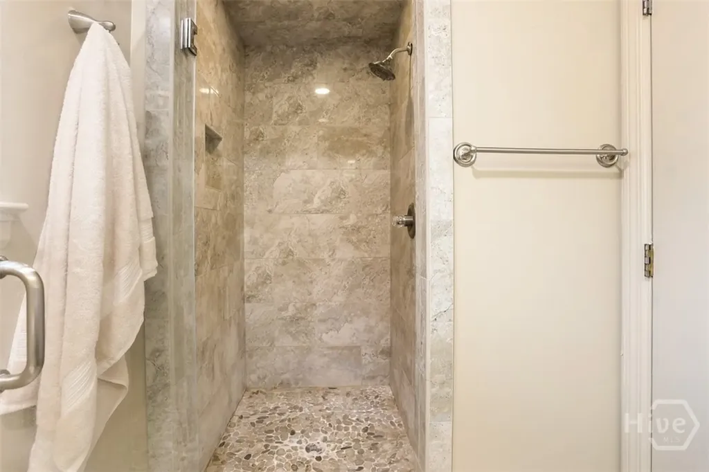 2 Abbott Lane Savannah GA 31411