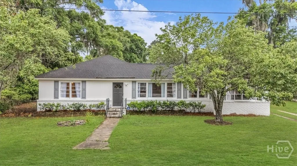 2223 E Derenne Avenue Savannah GA 31406