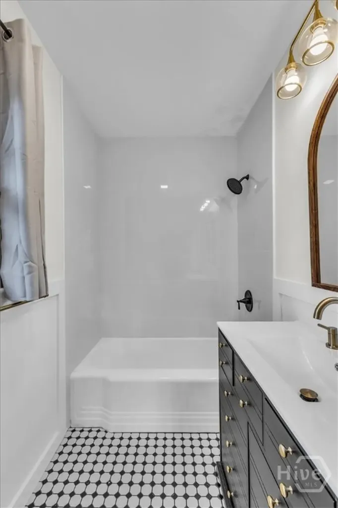 2223 E Derenne Avenue Savannah GA 31406