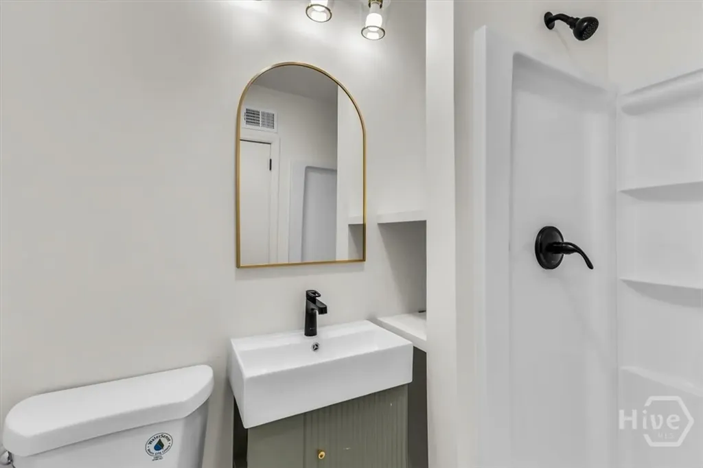 2223 E Derenne Avenue Savannah GA 31406