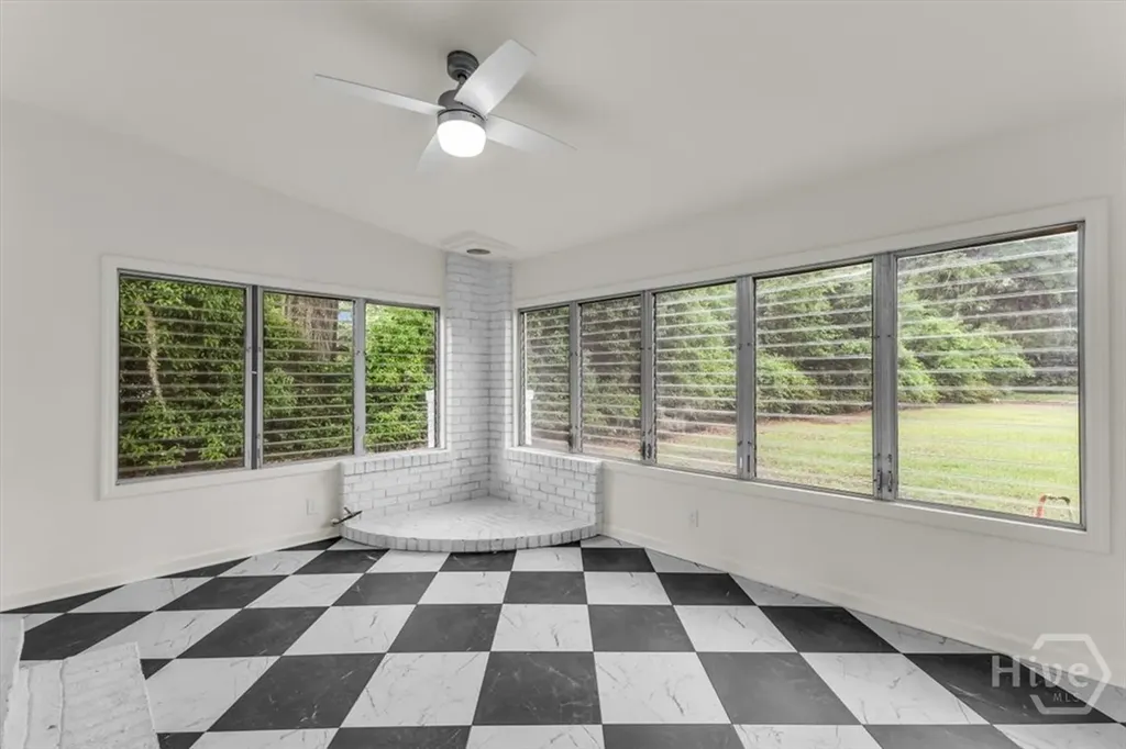 2223 E Derenne Avenue Savannah GA 31406