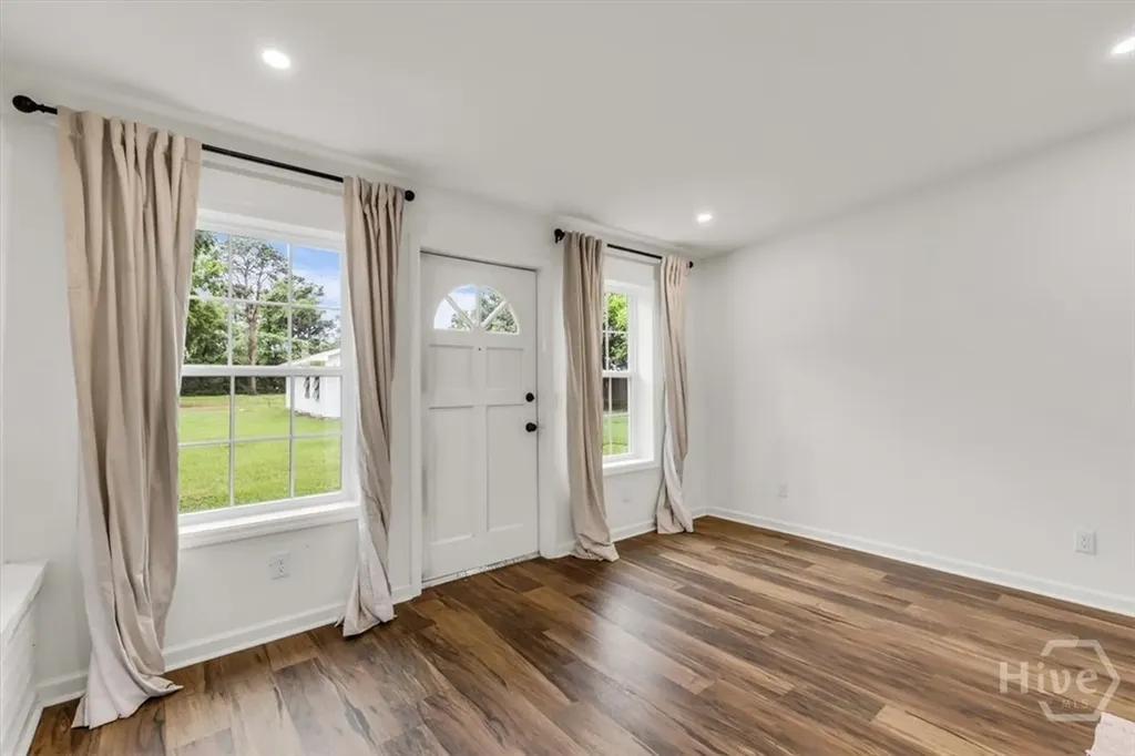 2223 E Derenne Avenue Savannah GA 31406