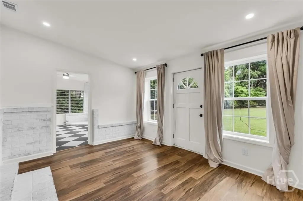2223 E Derenne Avenue Savannah GA 31406