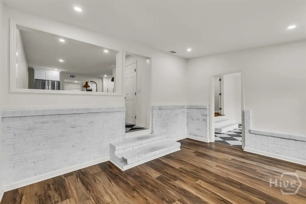 2223 E Derenne Avenue Savannah GA 31406