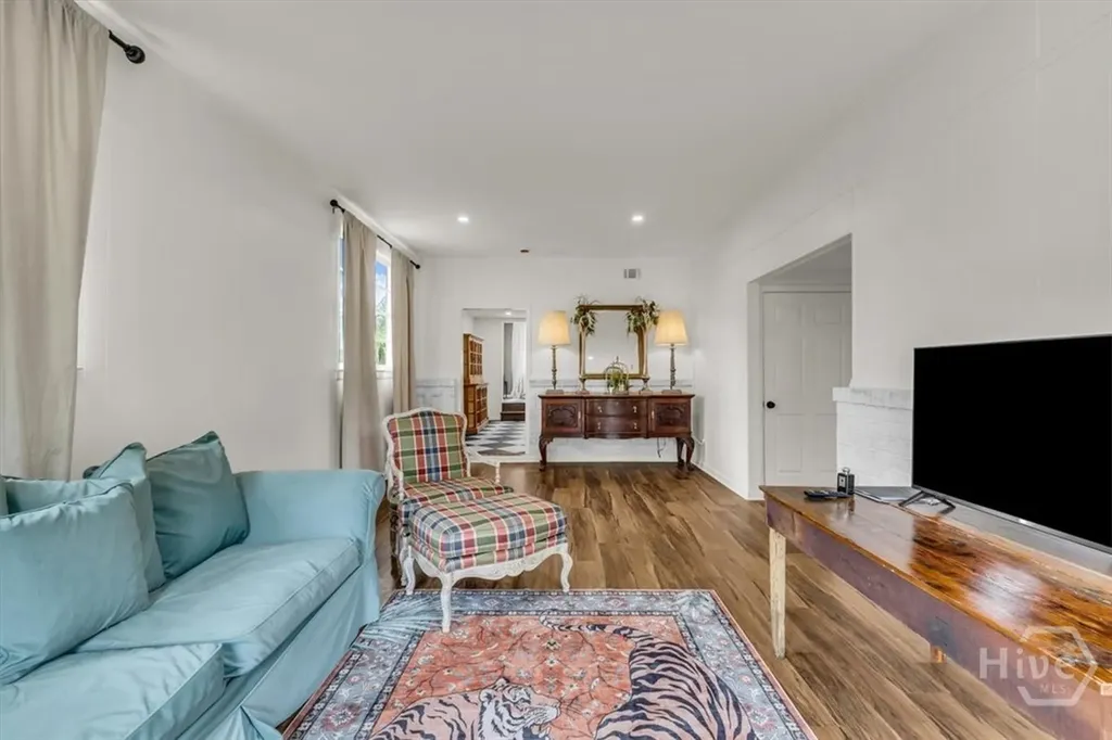 2223 E Derenne Avenue Savannah GA 31406