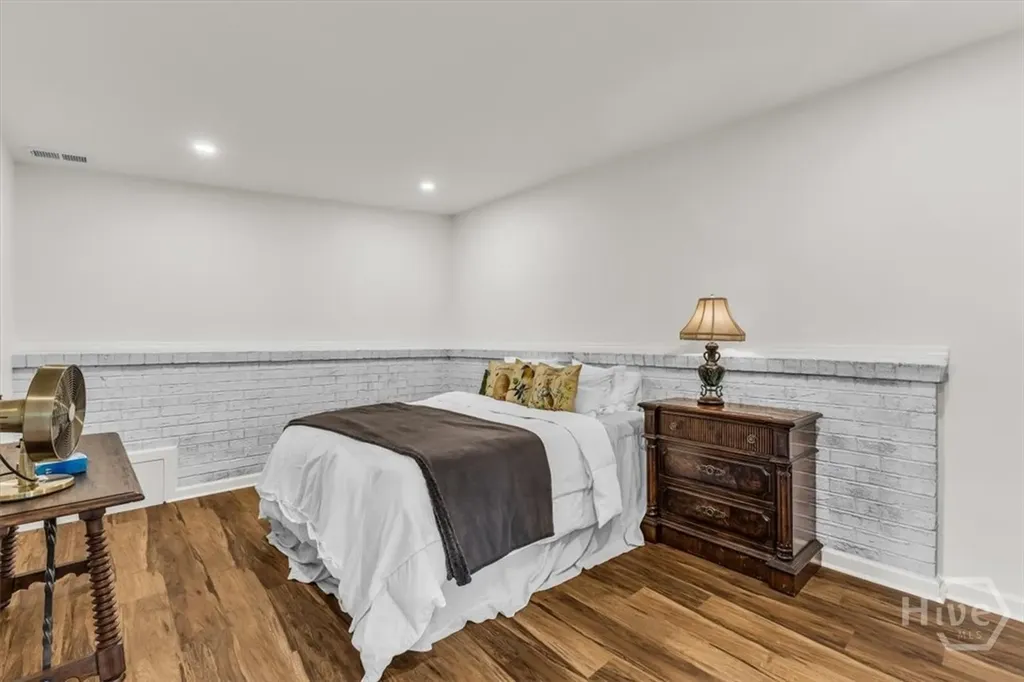 2223 E Derenne Avenue Savannah GA 31406