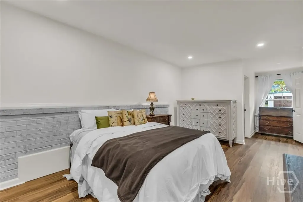 2223 E Derenne Avenue Savannah GA 31406
