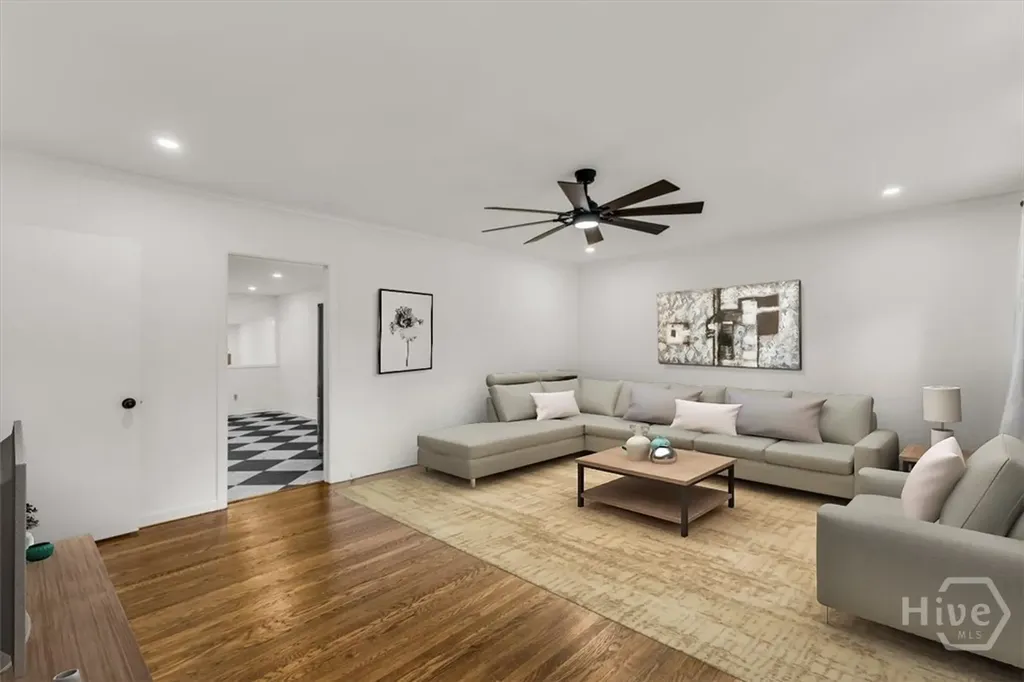 2223 E Derenne Avenue Savannah GA 31406