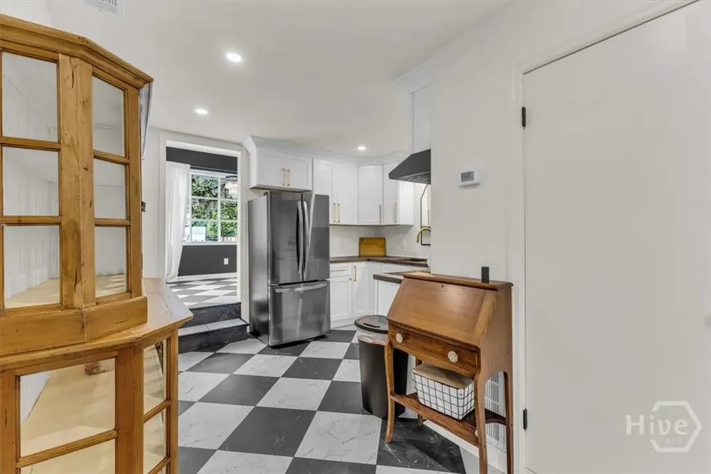 2223 E Derenne Avenue Savannah GA 31406