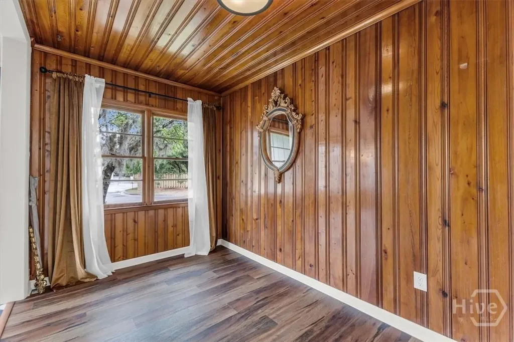 2223 E Derenne Avenue Savannah GA 31406