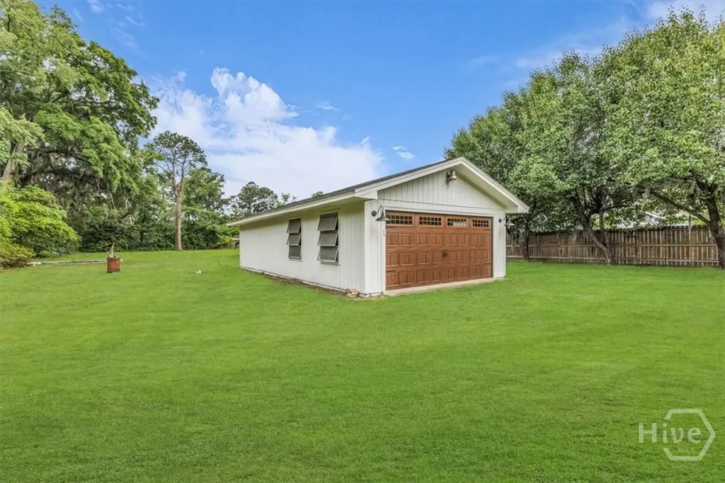 2223 E Derenne Avenue Savannah GA 31406