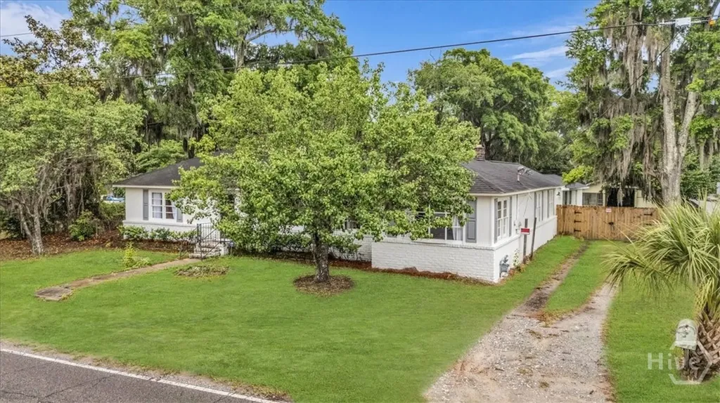 2223 E Derenne Avenue Savannah GA 31406