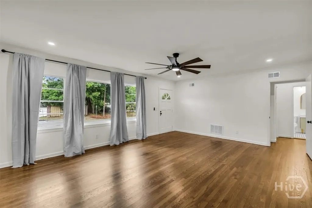 2223 E Derenne Avenue Savannah GA 31406