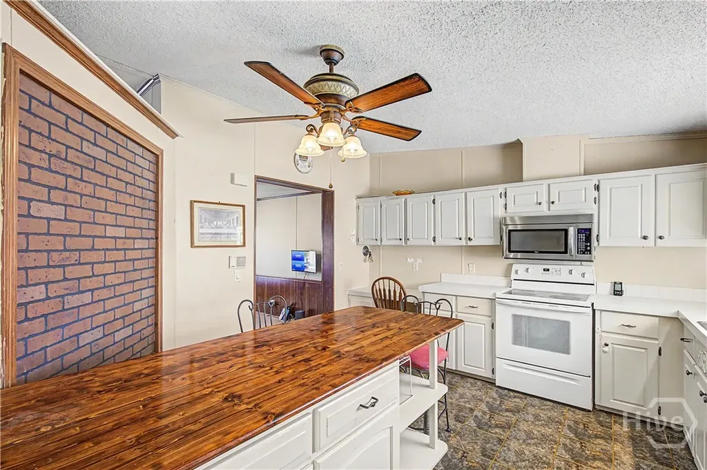 2109 Blue Jay Road Guyton GA