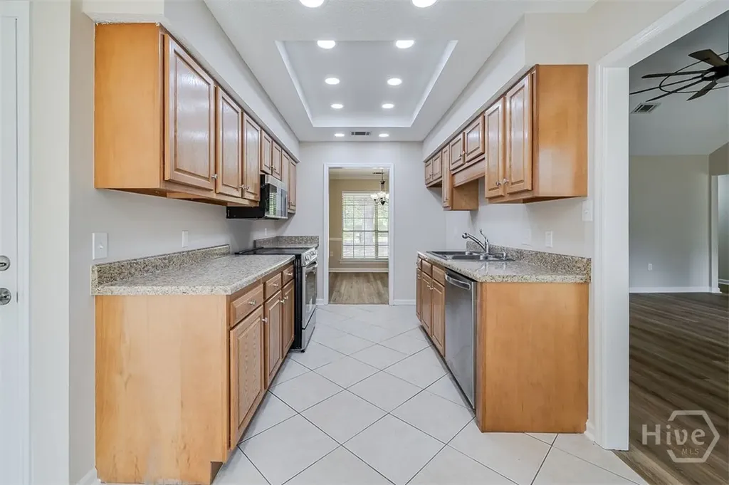 1 Longleaf Circle Pooler GA 31322