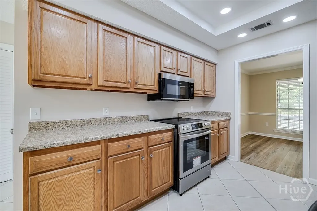 1 Longleaf Circle Pooler GA 31322