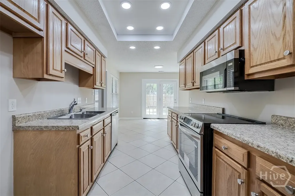 1 Longleaf Circle Pooler GA 31322