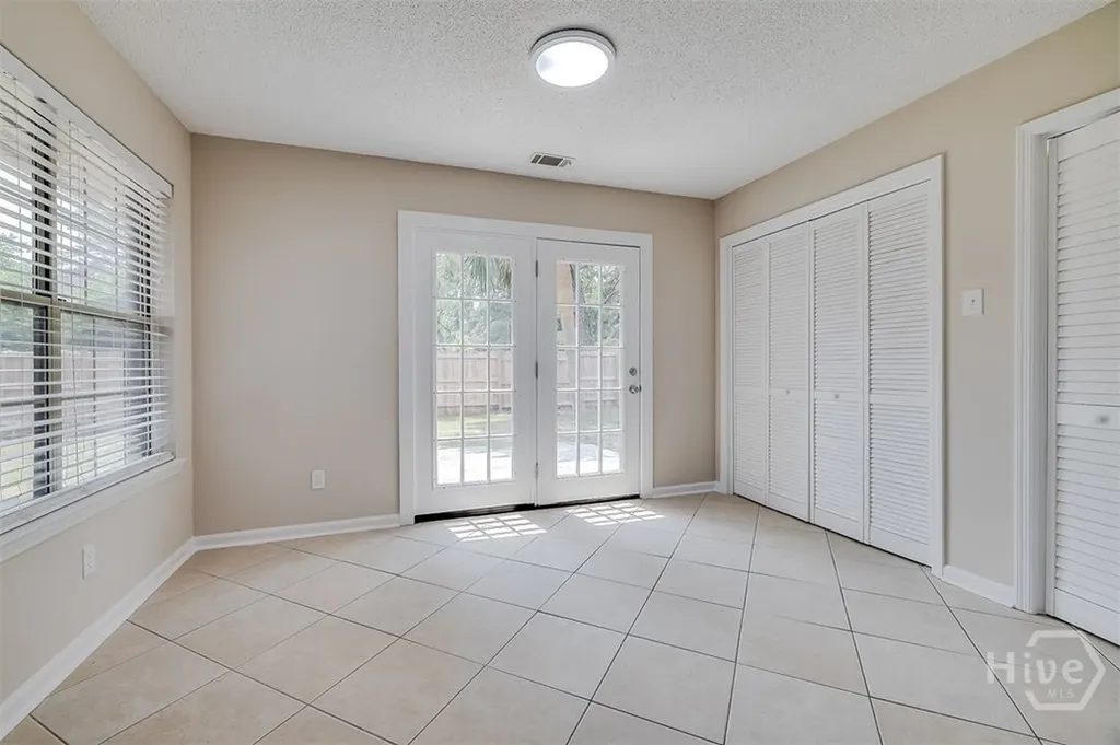 1 Longleaf Circle Pooler GA 31322