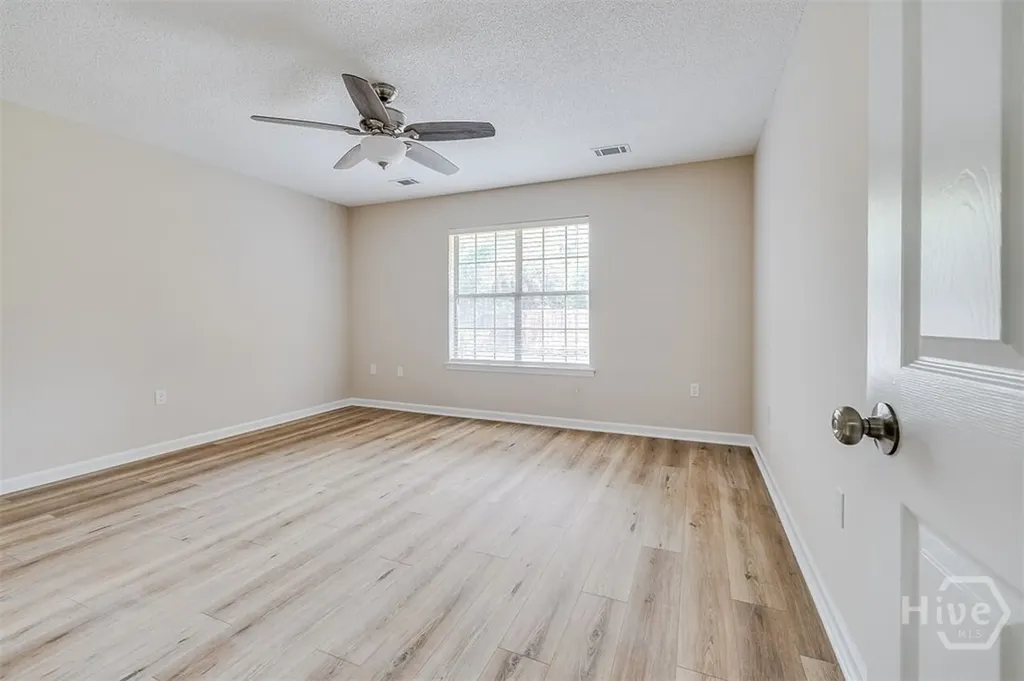 1 Longleaf Circle Pooler GA 31322