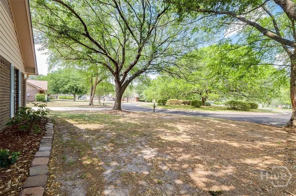1 Longleaf Circle Pooler GA 31322