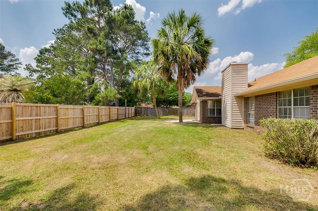 1 Longleaf Circle Pooler GA 31322