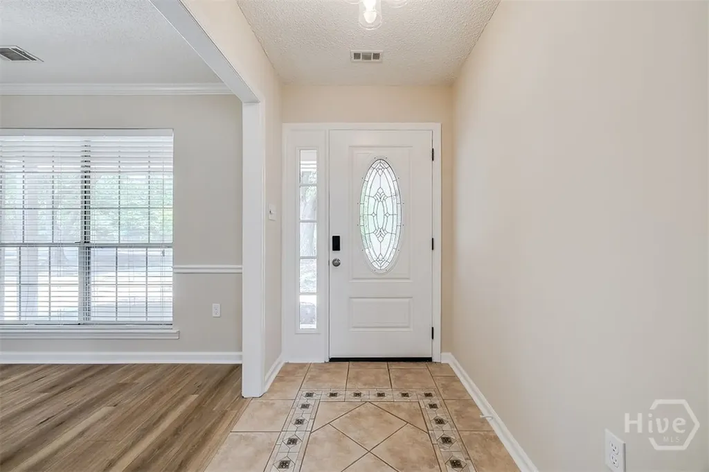 1 Longleaf Circle Pooler GA 31322
