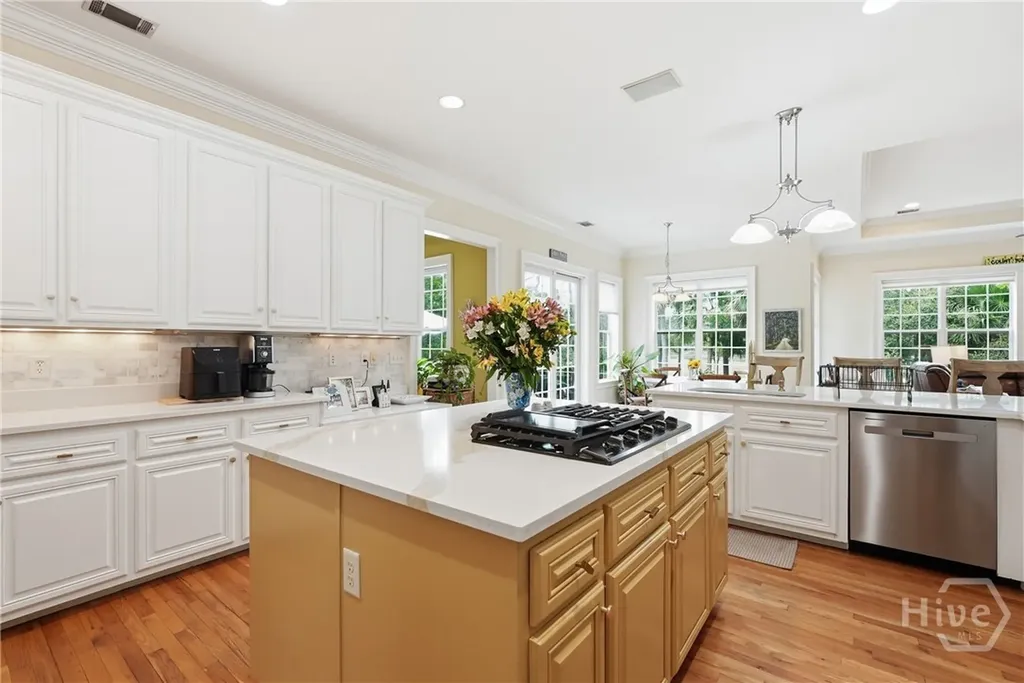 104 Commodore Drive Savannah GA 31410