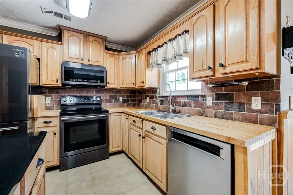 102 Julia Court Springfield GA 31329