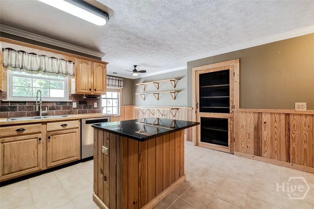 102 Julia Court Springfield GA 31329