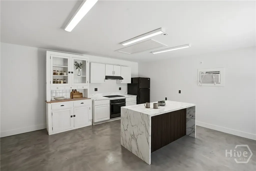 528 E 51st Street Savannah GA 31405