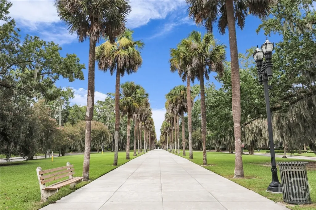 528 E 51st Street Savannah GA 31405