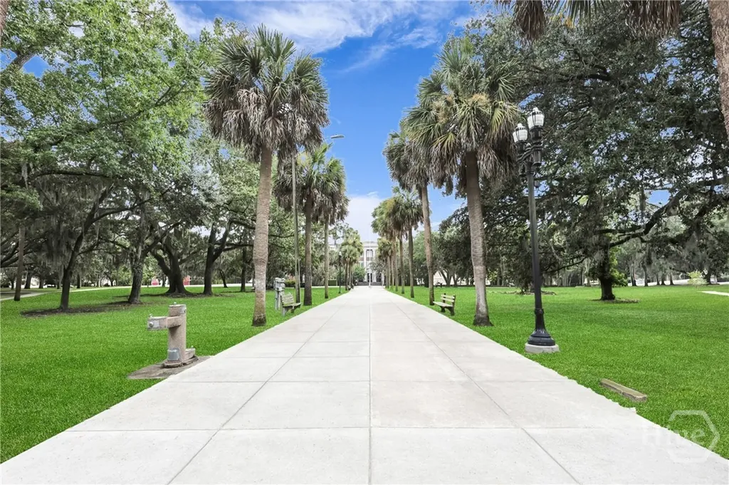 528 E 51st Street Savannah GA 31405
