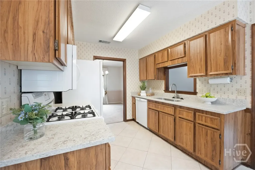 8506 Heatherwood Drive Savannah GA 31406