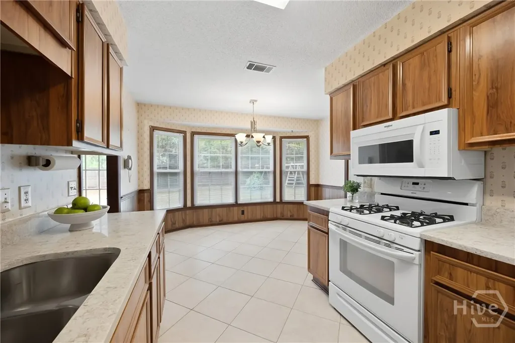 8506 Heatherwood Drive Savannah GA 31406