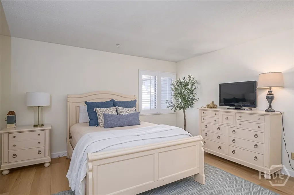 3005 River Drive Savannah GA 31404