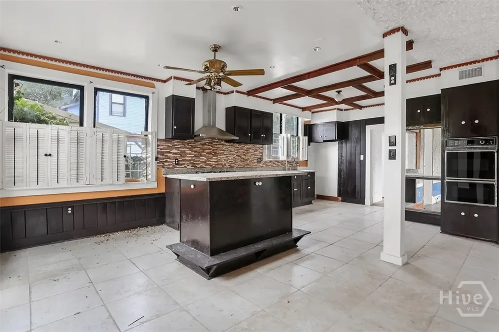 643 E 40th Street Savannah GA 31401